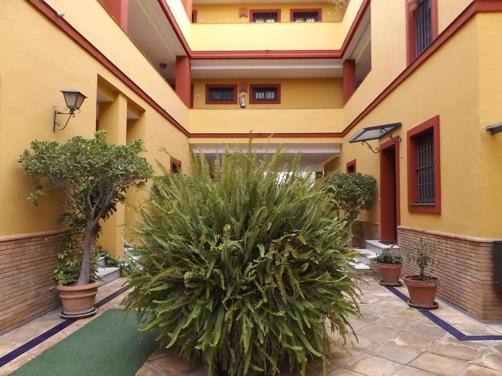 Alameda Donkey Parking Apartment เซบีญา ภายนอก รูปภาพ