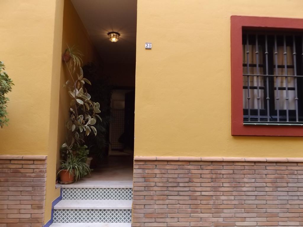 Alameda Donkey Parking Apartment เซบีญา ภายนอก รูปภาพ